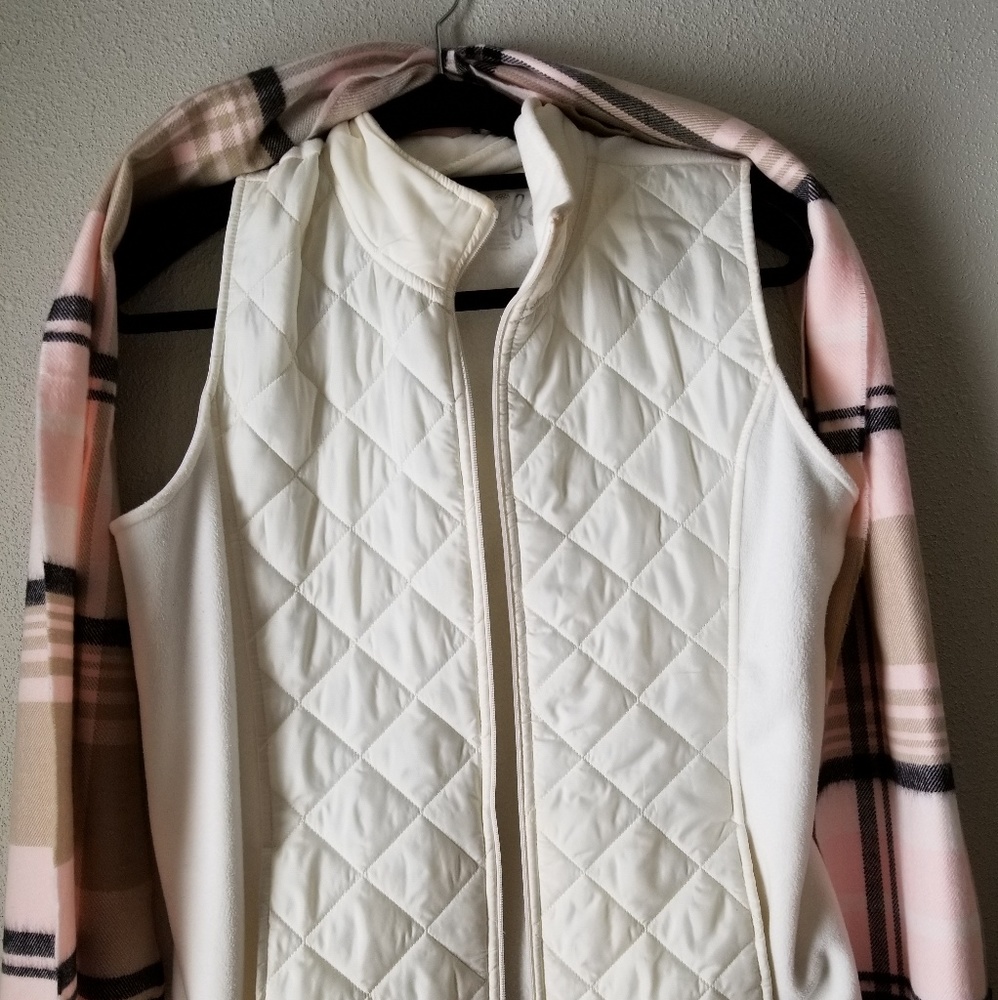 Cute vest light weight jacket with pink and gray s
